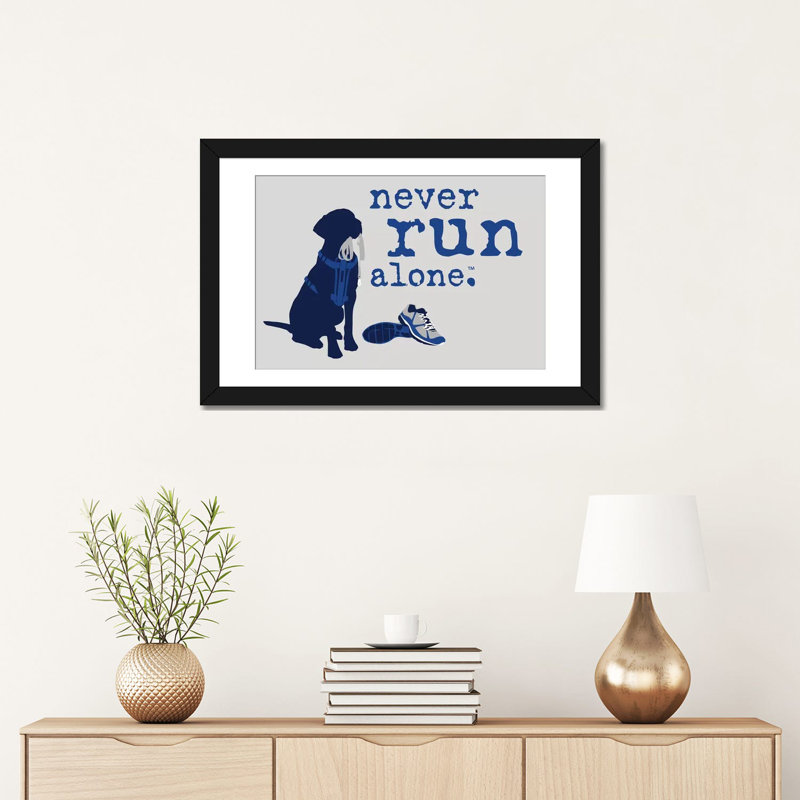 «Never Run Alone», impression sur toile, H 16 po x l 24 po x P 1 po, Papier d'art encadré noir, Blanc