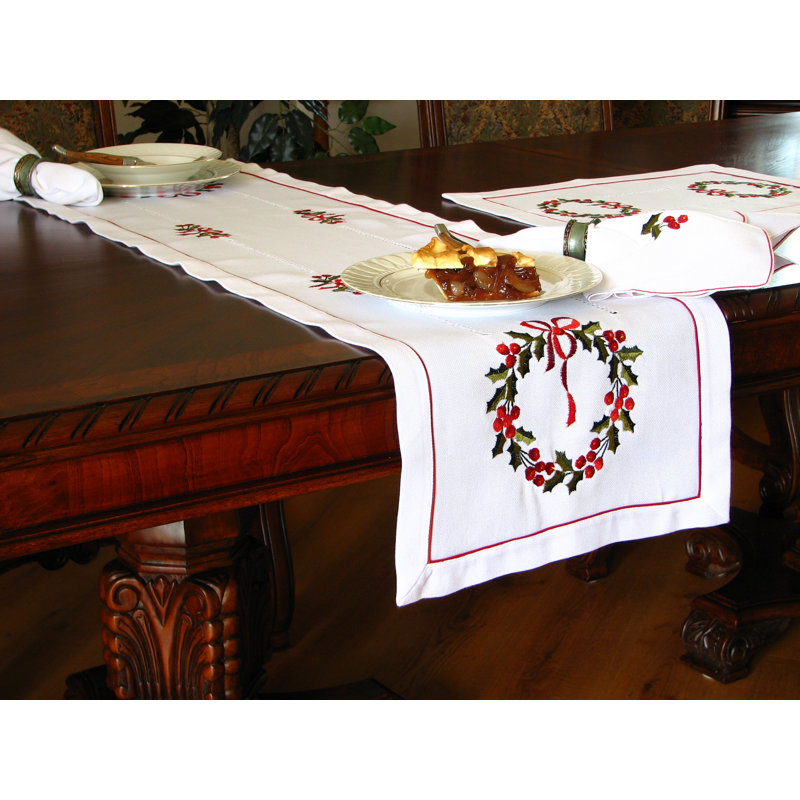 Country Wreath Rectangle Christmas Polyester Table Runner