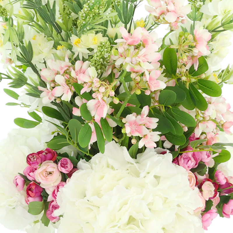Centre de table avec bruyère sauvage, hortensias et delphinium