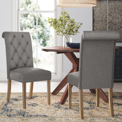 Chaise Parson rembourrée et capitonnée Charlotte