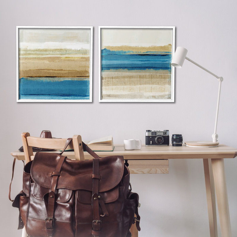 Ensemble de 2 estampes abstraites bleues et dorées par Flora Kouta, Estampe numérique encadrée blanc bord de mer