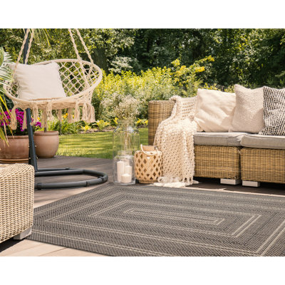 Mireyda Geometric Indoor / Outdoor Rug