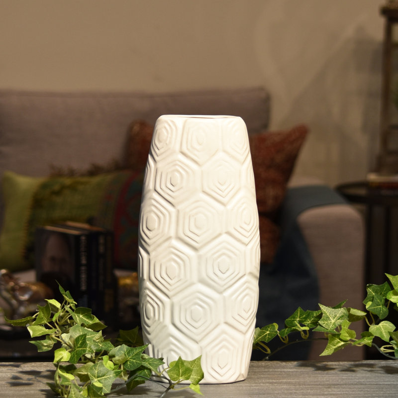 Vase de table géométrique en relief Despina, H 15 po x l 6 po x P 4 po