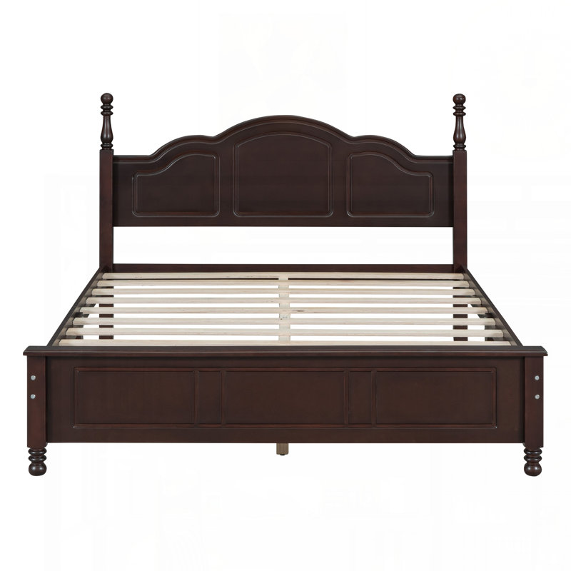 Grand lit plateforme avec structure en bois manufacturé, lit plateforme de style rétro avec support en lattes de bois massif et manufacturé, noyer foncé