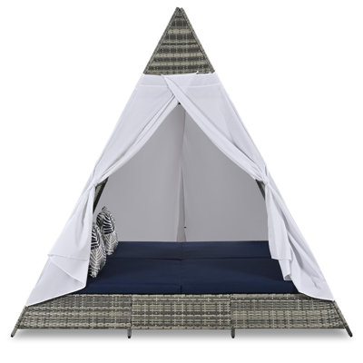 Outdoor daybed with canopy
