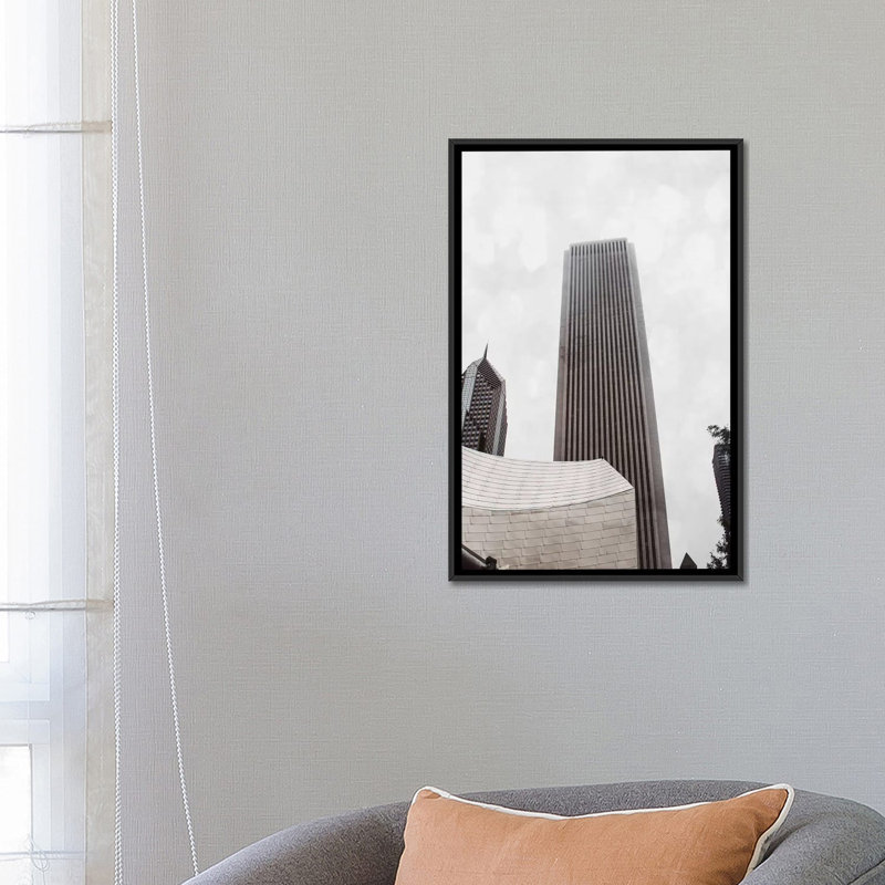 «Chicago Monotone II» par Sonja Quintero, impression sur toile, Toile avec cadre noir, H 48 po x l 32 po x P 1,5 po