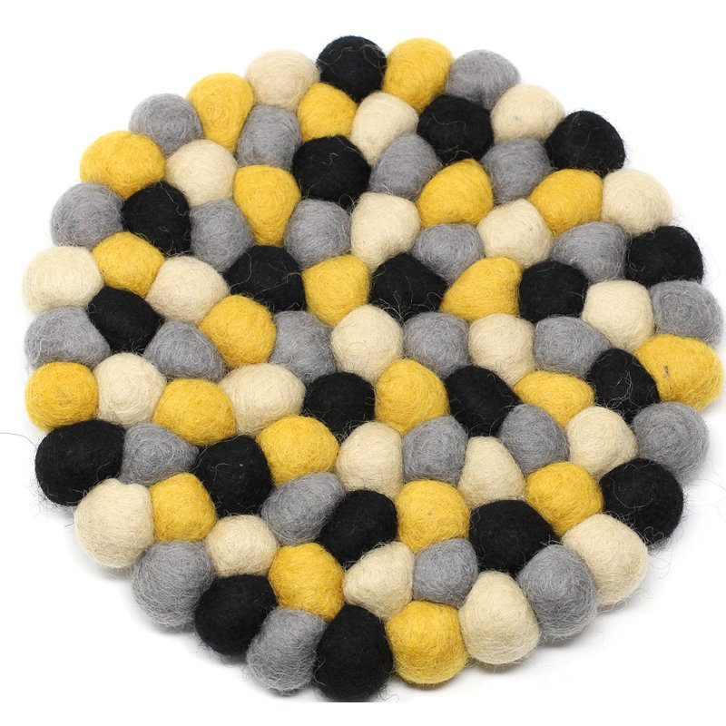 Boule de feutre à main fabriquée, Gris / Jaune / Noir