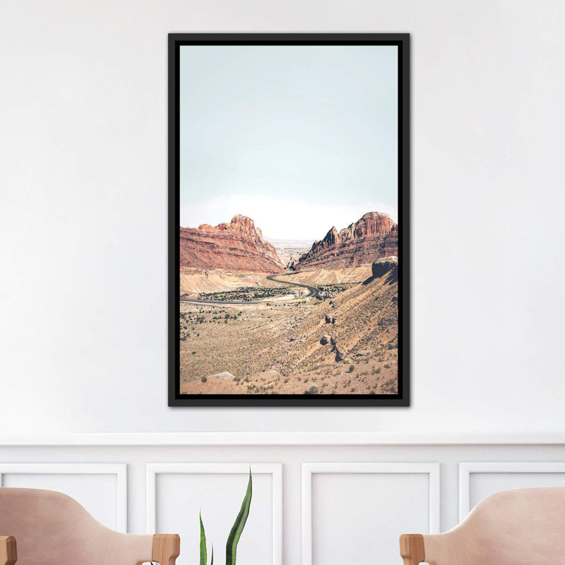 Photographie « arizona road », H 26 po x l 18 po x P 1,5 po, Toile avec cadre noir