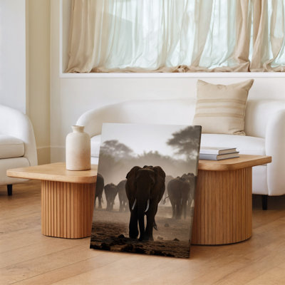Reproduction d'art sur toile, "Une scène sereine d'un troupeau d'éléphants marchant gracieusement"