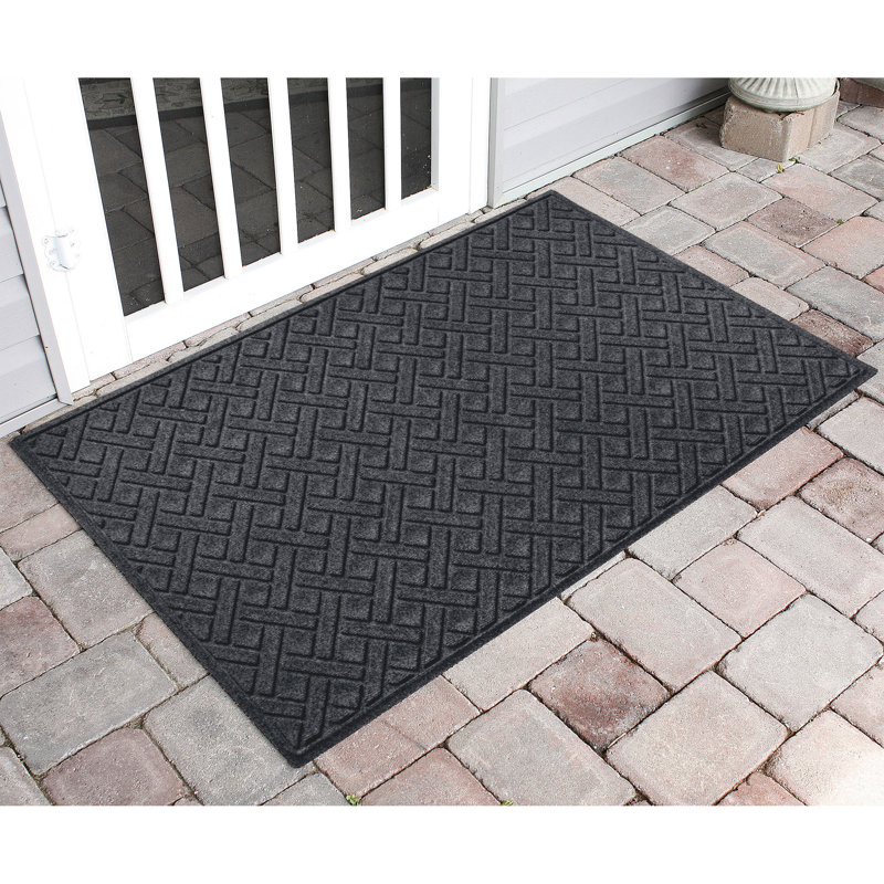 Paillasson WaterHog® 35 po x 59 po, Gris anthracite, H 0,375 po x l 60 po x P 36 po