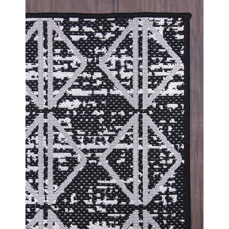 Tapis intérieur / extérieur noir Keilah, Rectangle 5 pi 3 po x 7 pi 6 po
