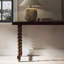 Console en bois massif de style américain.-707199955