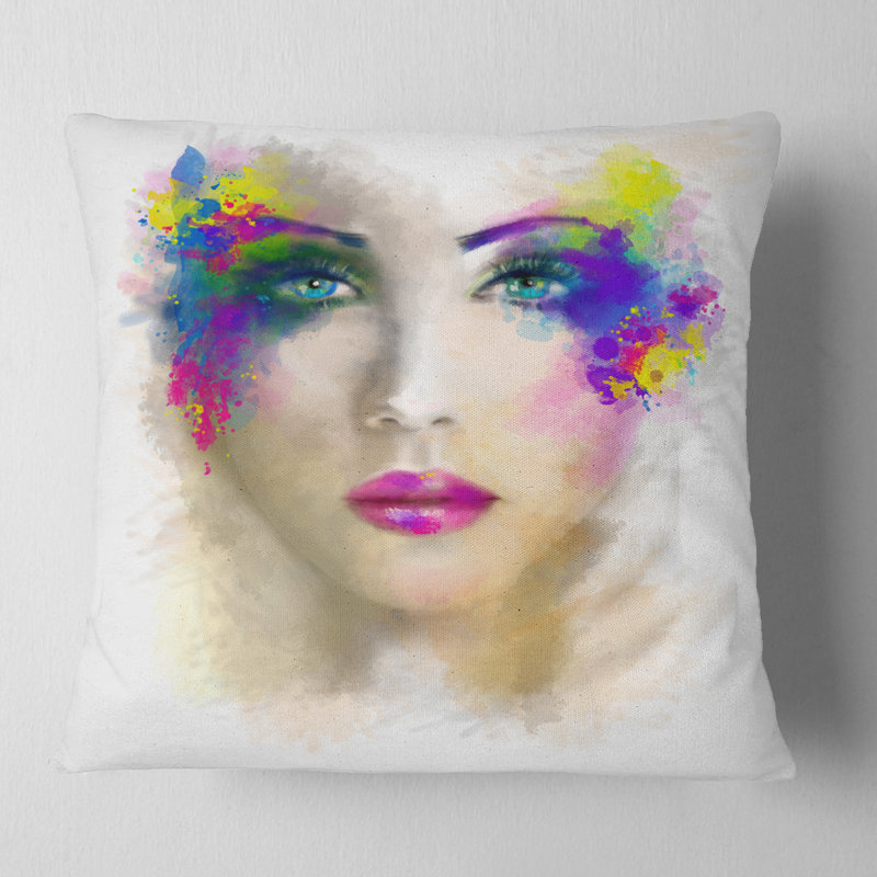 Coussin décoratif designart’fantast femme avec fleurs bleues’abstract, 18 po x 18 po, Coussin décoratif