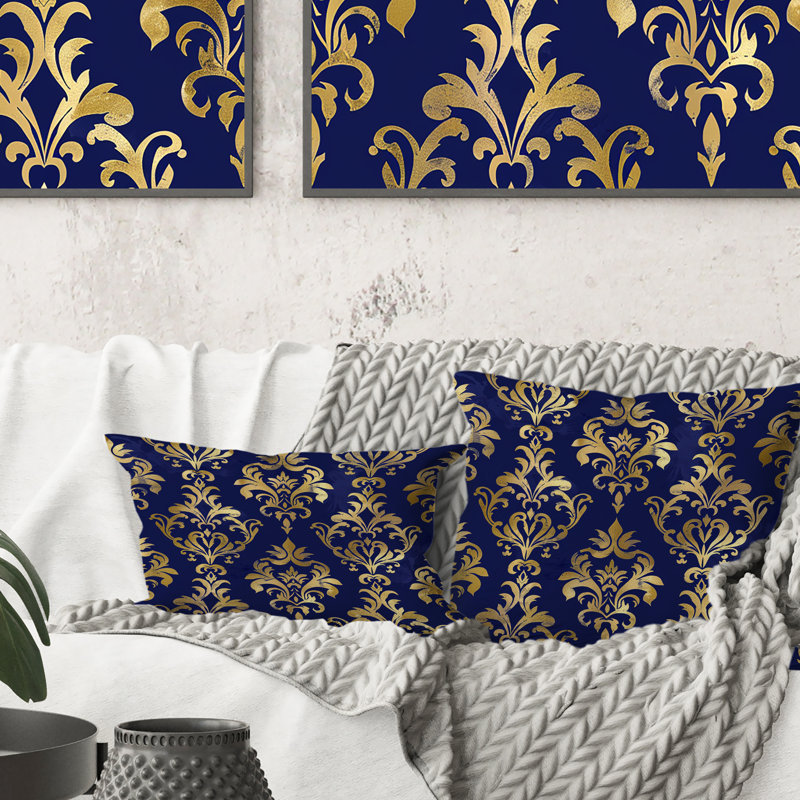 Coussin Royal, H 16 po x l 16 po