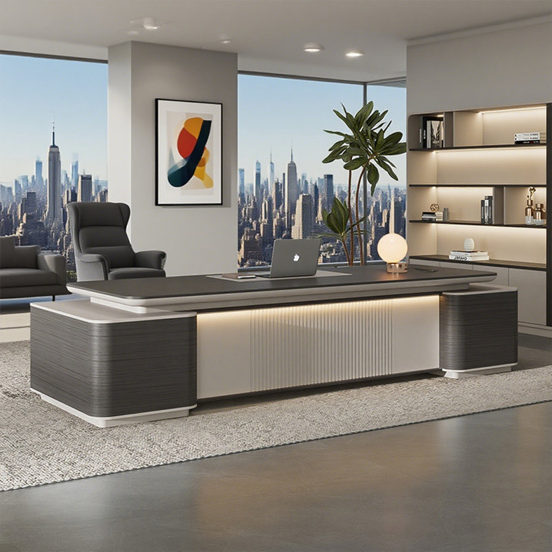 Bureau de direction moderne en forme de L gris foncé et beige clair avec armoires de rangement et multiprise intégrée, bureau de PDG de qualité supérieure