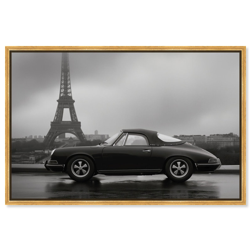 «Classic Car and Eiffel Noir», photographie élégante par Art Remedy, H 11 po x l 16 po, Cadre flottant doré