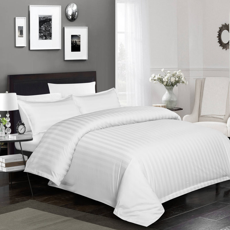 Klarita 250 TC Microfibre Reversible Striped Duvet Cover Set with Pillowcases, Kingsize - 2 Pillowcases (50 x 75 cm), White