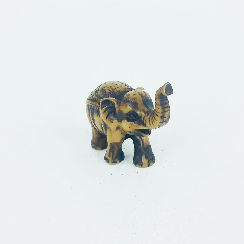 Figurine éléphant en résine