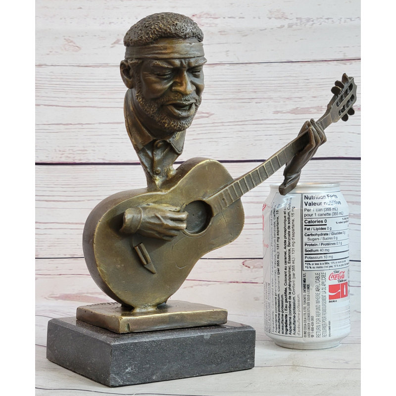 Figurines et sculptures Chenae