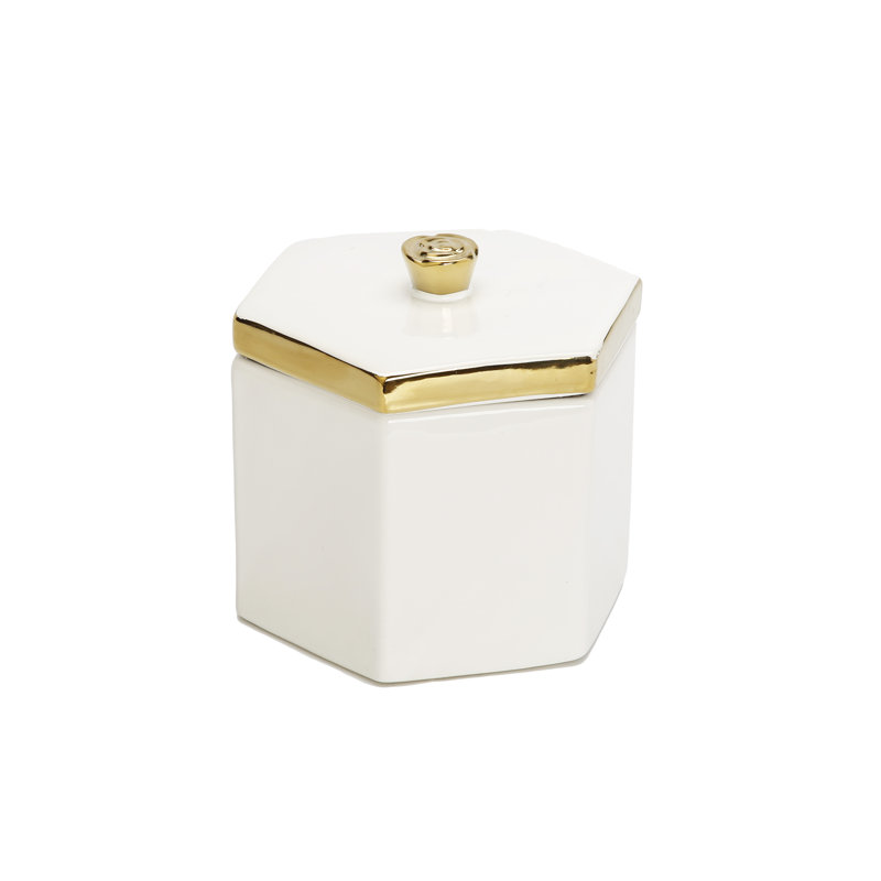Grande boîte hexagonale blanche en forme de bordure dorée sur le couvercle avec bouton fleur d'or