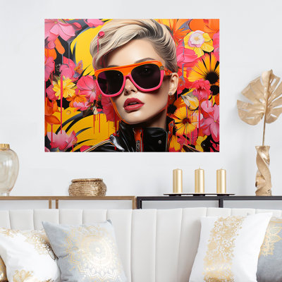 Pop Art Glam Floral Portrait de femme avec lunettes de soleil et fleurs I - Accessoires de mode Art mural en métal MT133847