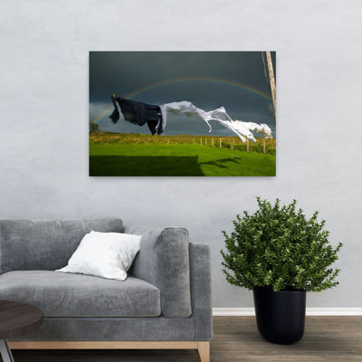 Arc-en-ciel, ciel orageux et corde à linge, comté de Bunmahon, Waterford, Irlande, paysage contemporain abstrait, art naturel