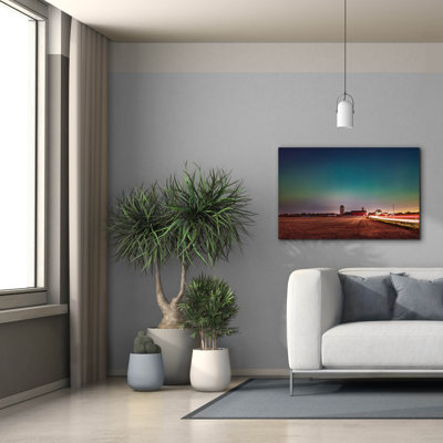  «Red Barn Under Aurora» par Epic Portfolio, art mural 40 po x 26 po