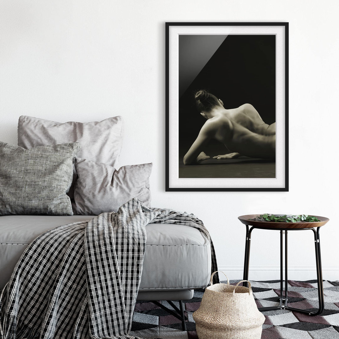 Gerahmter Fotodruck Nude Woman Lying Down