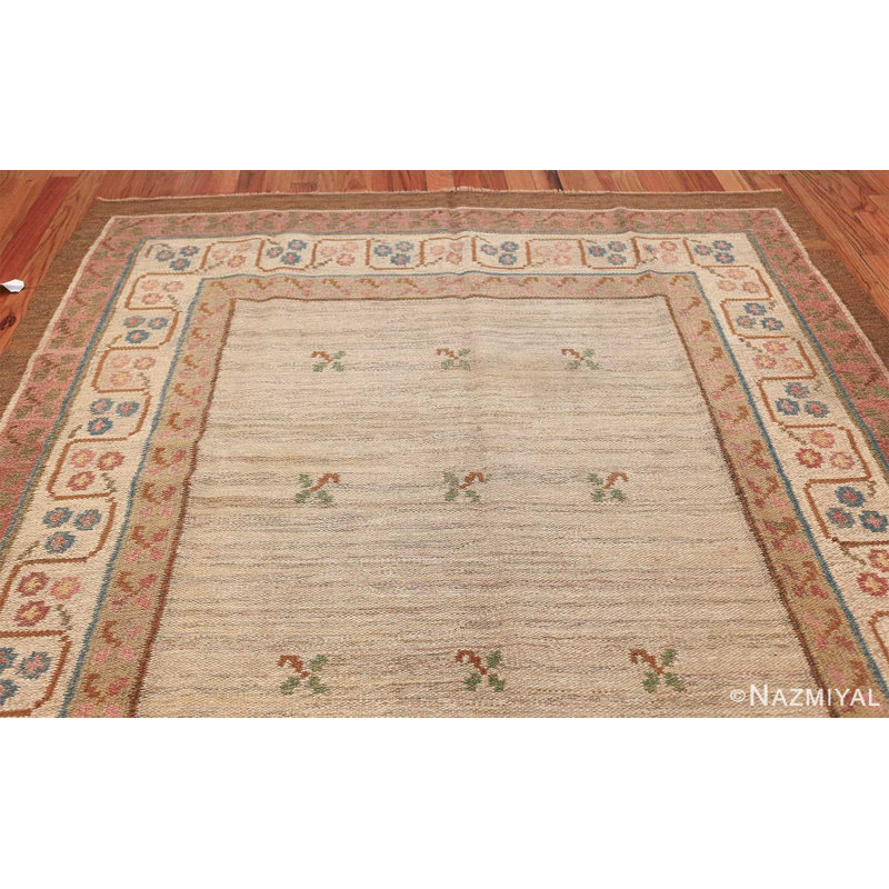 Tapis kilim suédois doux et neutre rétro