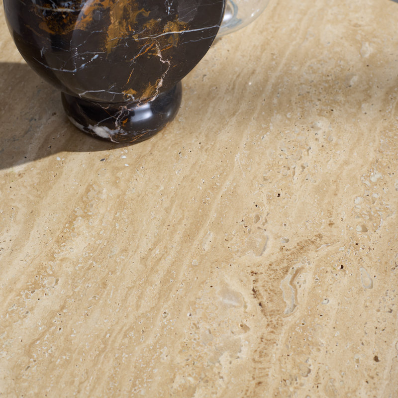 Table d'appoint Jennamira Travertine