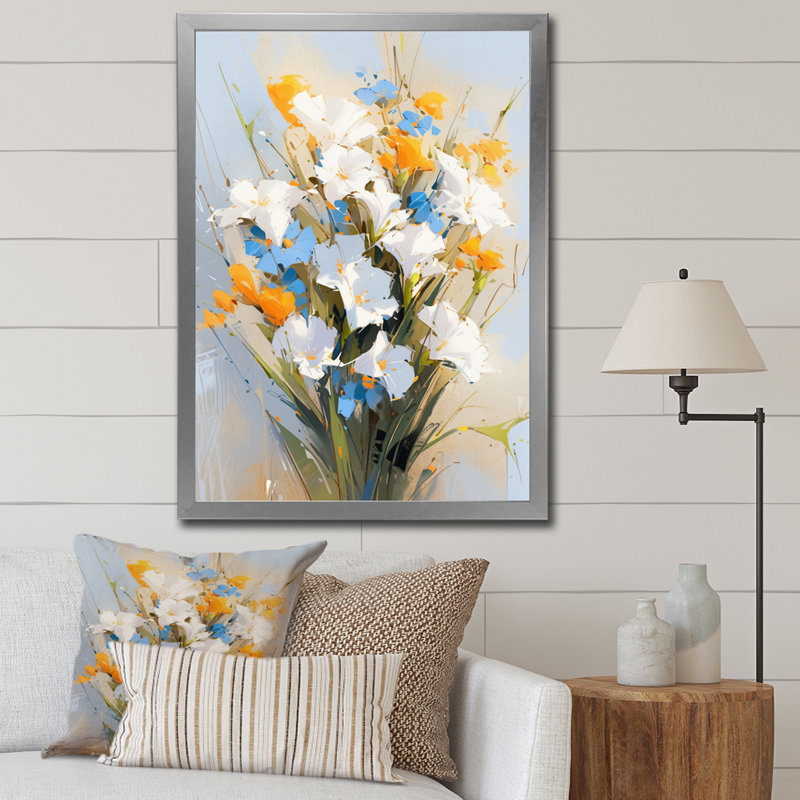 Fleurs bleues et blanches sur fond blanc, Cadre simple argenté, H 44 po x l 34 po x P 1,5 po