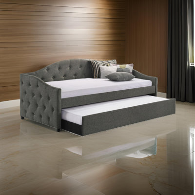 Gurmit Daybed