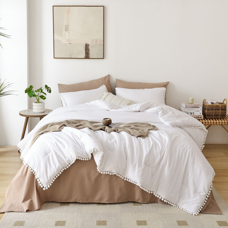 Ensemble d'édredon toutes saisons 3 pièces Superfiber Bohemian Pom, Blanc, Courtepointe grand lit + 2 taies d'oreiller standa