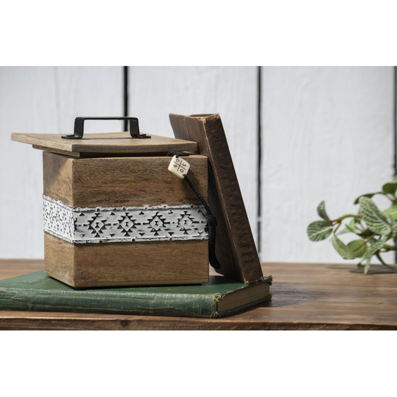 Boîte en bois massif