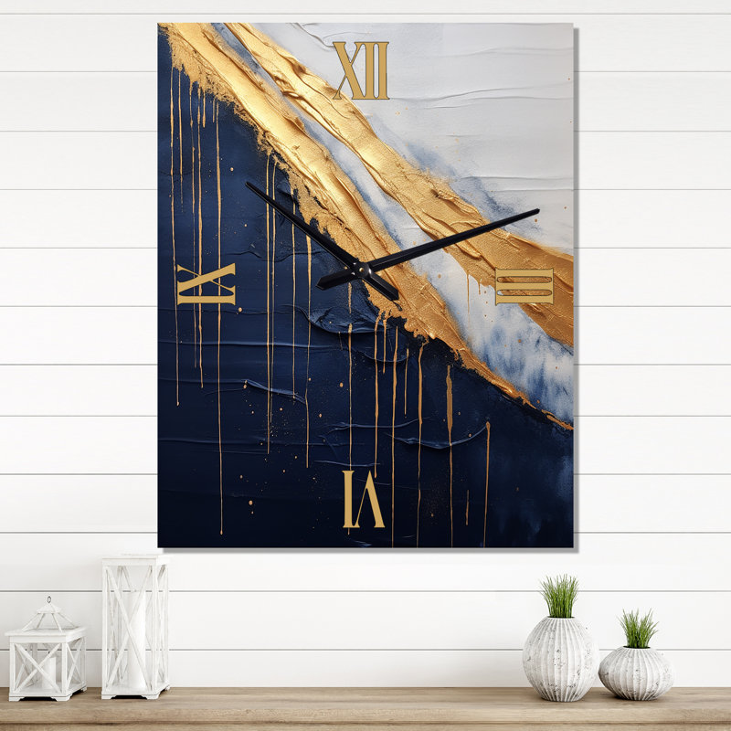 Une horloge murale moderne «A Touch Of Gold And Kings Blue IV», Petit