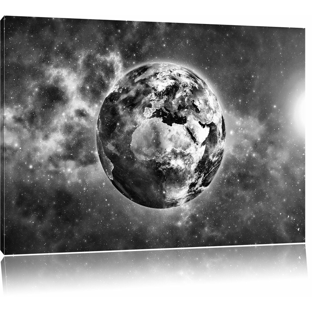 Leinwandbild Erde im Universum in Monochrom