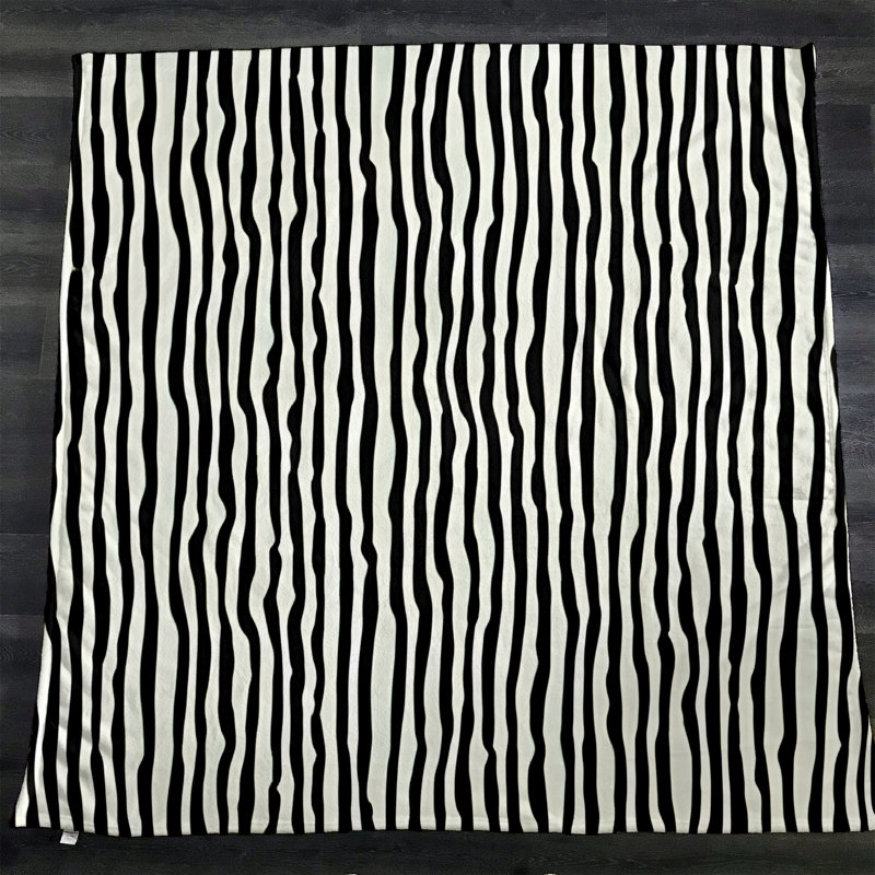 Jeté Ridgley, L 51 po x L 60 po, Noir / blanc, Rayé / abstrait