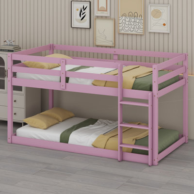 Lit superposé en bois avec échelle