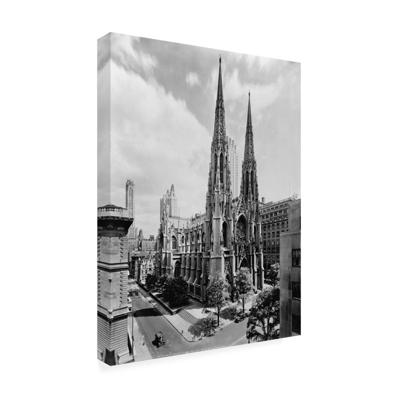 «Saint Patricks Cathedral» sur toile par Print Collection, H 19 po x l 14 po x P 2 po