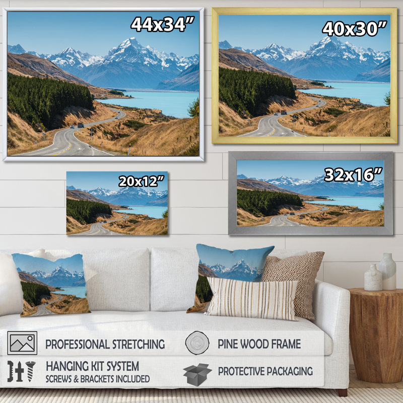 Adventure Road In Alaska sur impression sur toile, Cadre naturel flottant, H 34 po x l 44 po x P 1,5 po