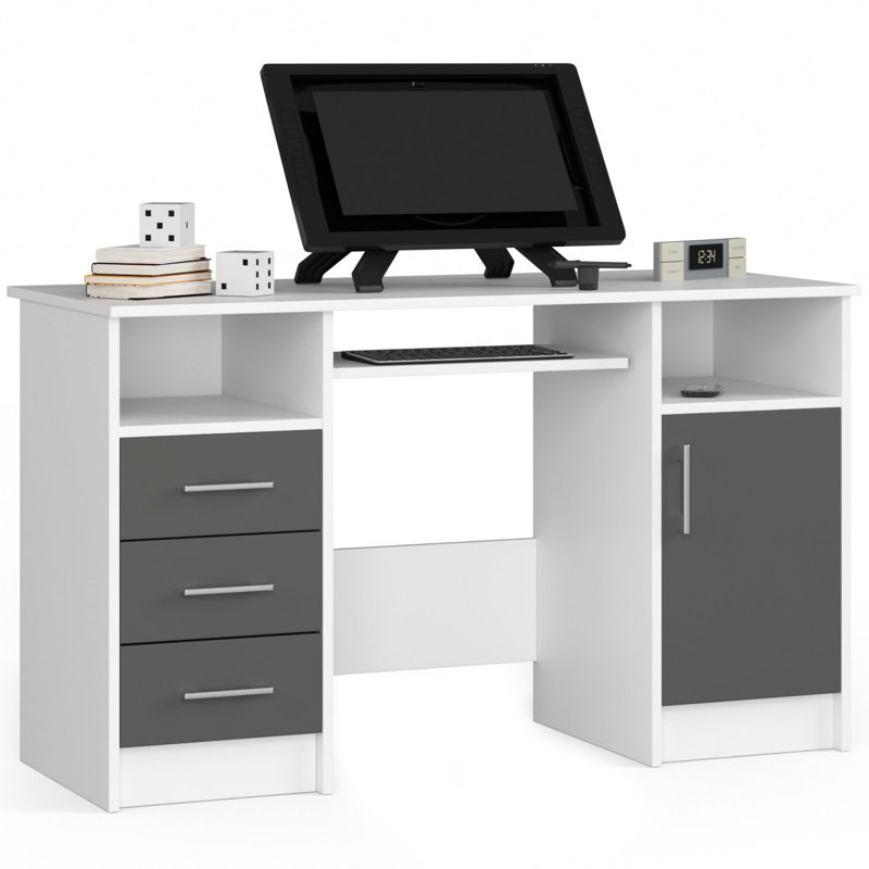 Sidsel Desk