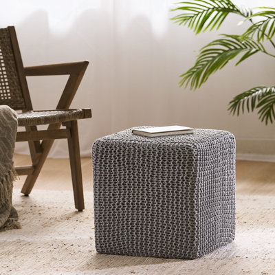 TABOURET EN TRICOT TRICOTÉ