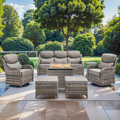 Mobilier d'extérieur à haut dossier avec coussins très épais de 6 pouces, ensemble de meubles de patio avec table de foyer et chaises pivotantes, ensemble de conversation en osier 7 pièces pour cour, terrasse et bord de piscine