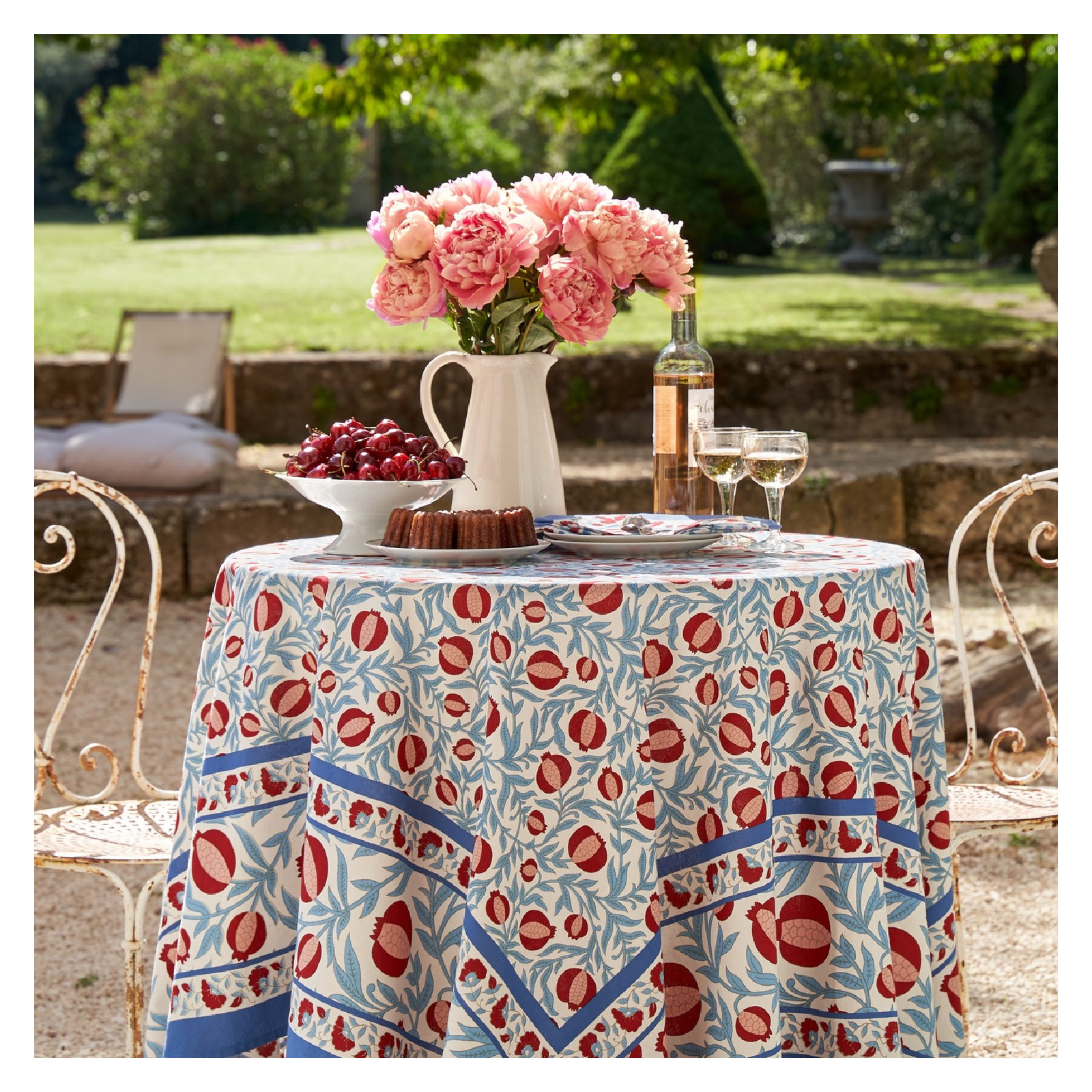 Williston Floral Easter Tablecloth, Red/Blue