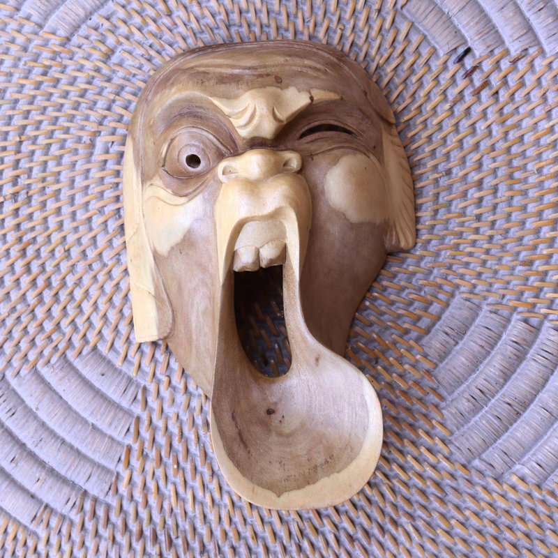 Masque en bois one-avec matin