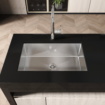 Évier encastré gris en acier inoxydable pour une utilisation efficace dans la cuisine - 30 po x 19 19 po avec revêtement de condensation