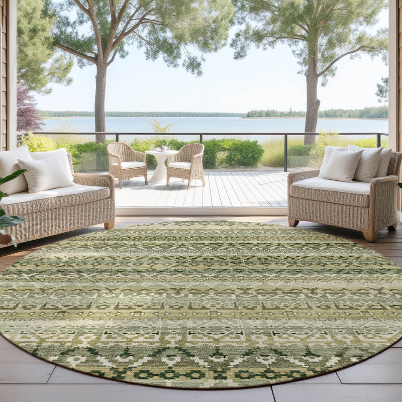Machine Washable Indoor/Outdoor Xhevrie Green Rug, Round 8'