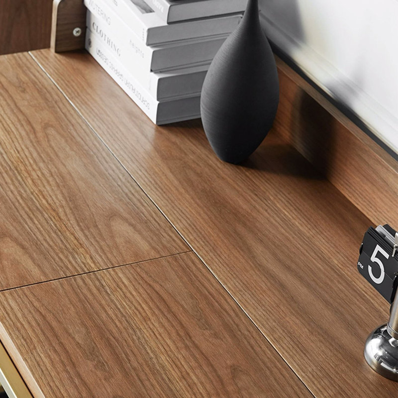 Petit bureau luxueux de style européen, Brun
