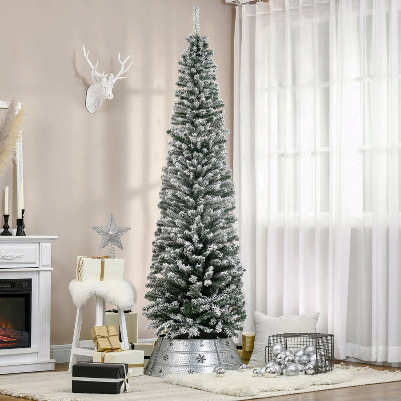 Arbre de Noël artificiel mince enneigé 7,5 pi avec branches réalistes et 738 pointes, 7.38'