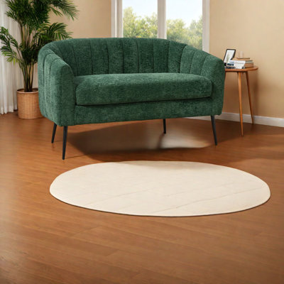 Canapé compact en chenille avec pieds en métal, glam moderne pour les petits espaces